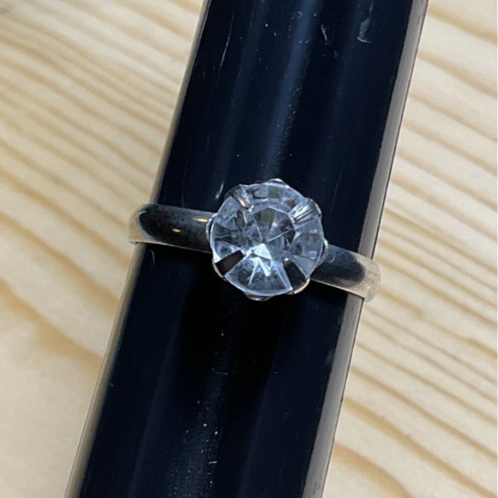 Vintage Silver-Tone Solitaire Ring With Clear Stone